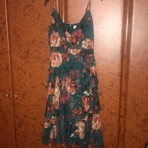 Beautiful midi dress.